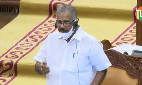 മനുഷ്യ- വന്യജീവി സംഘർഷം; നിയമഭേദഗതി വേണമെന്ന് കേരളം, വനംമന്ത്രി നിയമസഭയിൽ പ്രമേയം അവതരിപ്പിക്കും മനുഷ്യ- വന്യജീവി സംഘർഷം; നിയമഭേദഗതി വേണമെന്ന് കേരളം, വനംമന്ത്രി നിയമസഭയിൽ പ്രമേയം അവതരിപ്പിക്കും