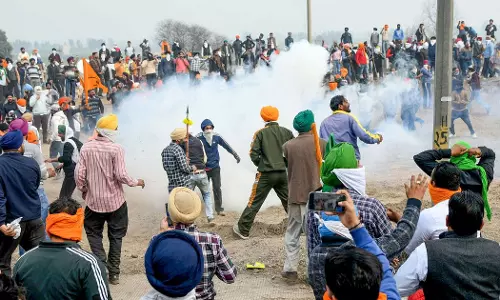 Tear gas fired against Farmers Delhi Chalo March