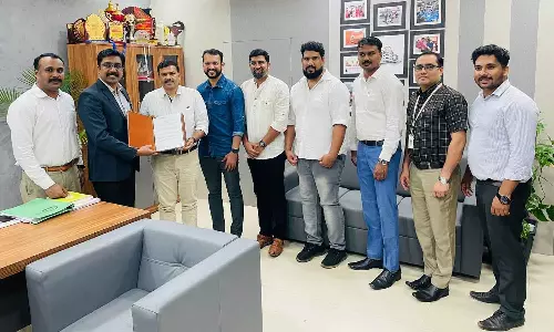 മസ്കത്ത് കെ.എം.സി.സി കണ്ണൂർ ജില്ലാ കമ്മിറ്റി നടപ്പാക്കുന്ന പ്രിവിലേജ് കാർഡ് പദ്ധതിയുടെ ധാരണാപത്രം ഒപ്പുവെച്ചു മസ്കത്ത് കെ.എം.സി.സി കണ്ണൂർ ജില്ലാ കമ്മിറ്റി നടപ്പാക്കുന്ന പ്രിവിലേജ് കാർഡ് പദ്ധതിയുടെ ധാരണാപത്രം ഒപ്പുവെച്ചു