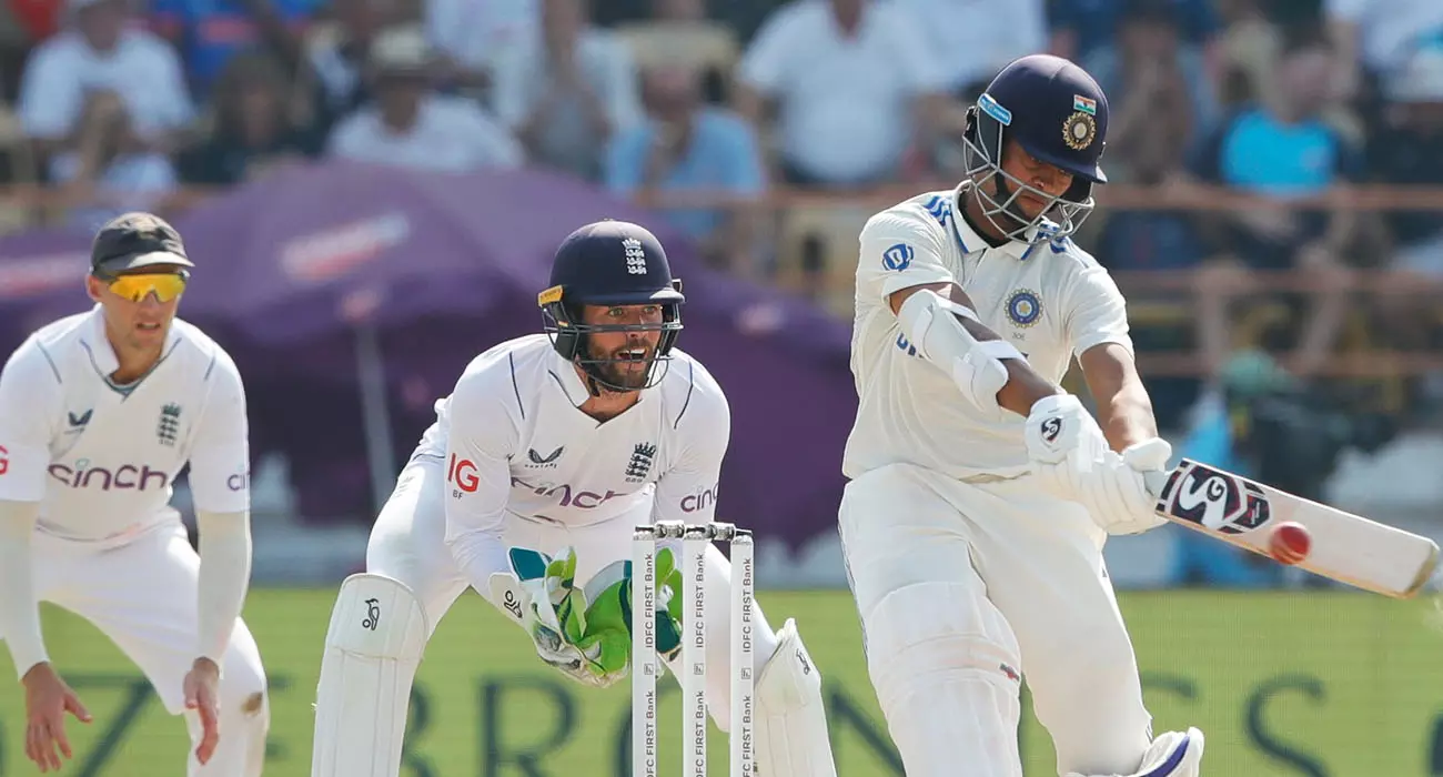 ജയ്‌സ്വാളിന് സെഞ്ചുറി; രാജ്‌കോട്ട് ടെസ്റ്റിൽ ഇന്ത്യ ശക്തമായ നിലയിൽ, 322 റൺസ് ലീഡ്