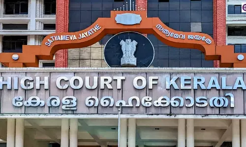 ആലുവ മണപ്പുറത്തെ അമ്യൂസ്മെൻറ് പാർക്ക്: ബാംഗ്ലൂരിലെ കമ്പനിക്ക് നൽകിയ കരാർ ഹൈക്കോടതി റദ്ദാക്കി ആലുവ മണപ്പുറത്തെ അമ്യൂസ്മെൻറ് പാർക്ക്: ബാംഗ്ലൂരിലെ കമ്പനിക്ക് നൽകിയ കരാർ ഹൈക്കോടതി റദ്ദാക്കി