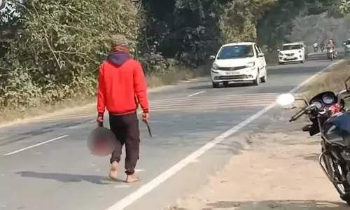 UP man kills wife and walks with her severed head in Barabanki