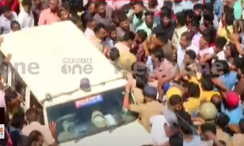 elephant attack,wayanad hartal,Wild elephant attack,A. K. Saseendran,V P Paul,forest guard,breaking news malayalamകാട്ടാന ആക്രമണം,വയനാട്,കുറുവാദ്വീപ്,വനം വകുപ്പ്,കോഴിക്കോട് മെഡിക്കൽകോളജ്,ചികിത്സാപിഴവ്,പുല്‍പ്പള്ളി പ്രതിഷേധം