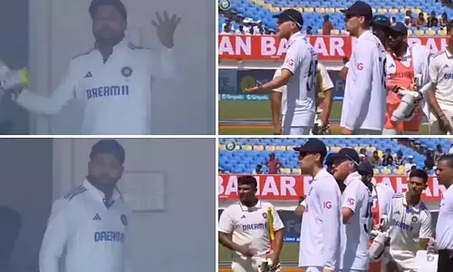 എങ്ങോട്ടാ?; ഡിക്ലയർ ചെയ്‌തെന്ന് കരുതിയ താരങ്ങളെ തിരികെ അയച്ച് രോഹിത്, രാജ്കോട്ടില്‍ നാടകീയ രംഗങ്ങള്‍