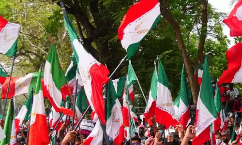 വെൽഫെയർ പാർട്ടി ജനപ്രതിനിധികളുടെ സെക്രട്ടറിയേറ്റ് ധർണ്ണ നാളെ വെൽഫെയർ പാർട്ടി ജനപ്രതിനിധികളുടെ സെക്രട്ടറിയേറ്റ് ധർണ്ണ നാളെ