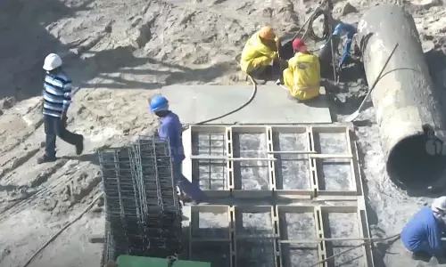 യു.എ.ഇയിൽ വേജ് പ്രൊട്ടക്ഷൻ സിസ്റ്റം മറികടന്ന് ശമ്പളവിതരണം യു.എ.ഇയിൽ വേജ് പ്രൊട്ടക്ഷൻ സിസ്റ്റം മറികടന്ന് ശമ്പളവിതരണം