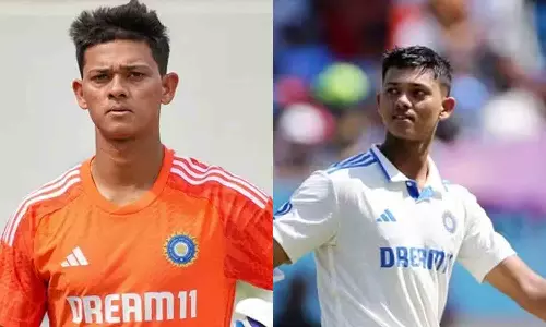 കുടിലിൽ നിന്നും കൊട്ടാരത്തിലേക്ക്; മുംബൈയിൽ അഞ്ച് കോടിയുടെ ഫ്ളാറ്റ് സ്വന്തമാക്കി ജയ്സ്വാൾ കുടിലിൽ നിന്നും കൊട്ടാരത്തിലേക്ക്; മുംബൈയിൽ അഞ്ച് കോടിയുടെ ഫ്ളാറ്റ് സ്വന്തമാക്കി ജയ്സ്വാൾ