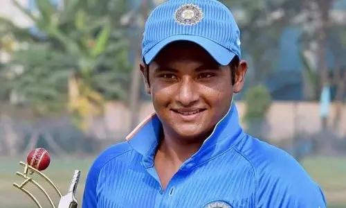 സച്ചിന്‍ ടെണ്ടുല്‍ക്കറുടെ റെക്കോര്‍ഡ് തകര്‍ത്ത പന്ത്രണ്ട് വയസ്സുകാരന്‍ സര്‍ഫ്രാസ് ഖാന്‍ അന്താരാഷ്ട്ര മാധ്യമങ്ങളിലടക്കം നിറഞ്ഞു നിന്നു.