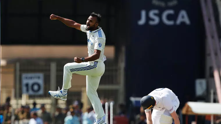 റാഞ്ചി ടെസ്റ്റിൽ അരങ്ങേറ്റക്കാരൻ ആകാശ് ദീപിന് സ്വപ്‌ന തുടക്കം; ഇംഗ്ലണ്ടിന് മങ്ങിയ തുടക്കം