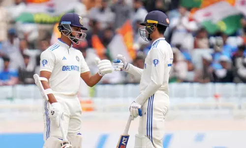 കറക്കി വീഴ്ത്തി ഇംഗ്ലണ്ട്; റാഞ്ചി ടെസ്റ്റിൽ ഇന്ത്യക്ക് ബാറ്റിങ് തകർച്ച