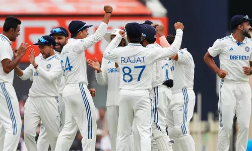 റാഞ്ചി ടെസ്റ്റിൽ ഇന്ത്യ വിജയത്തിലേക്ക്; ഇംഗ്ലണ്ടിനെ കറക്കി വീഴ്ത്തി അശ്വിനും കുൽദീപും
