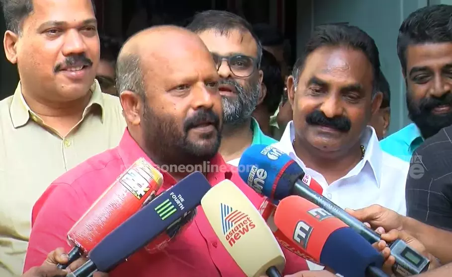 തൃശൂരിൽ അഭിമാന പോരാട്ടം; മണ്ഡലം തിരിച്ചുപിടിക്കുമെന്ന് വി.എസ് സുനിൽകുമാർ തൃശൂരിൽ അഭിമാന പോരാട്ടം; മണ്ഡലം തിരിച്ചുപിടിക്കുമെന്ന് വി.എസ് സുനിൽകുമാർ