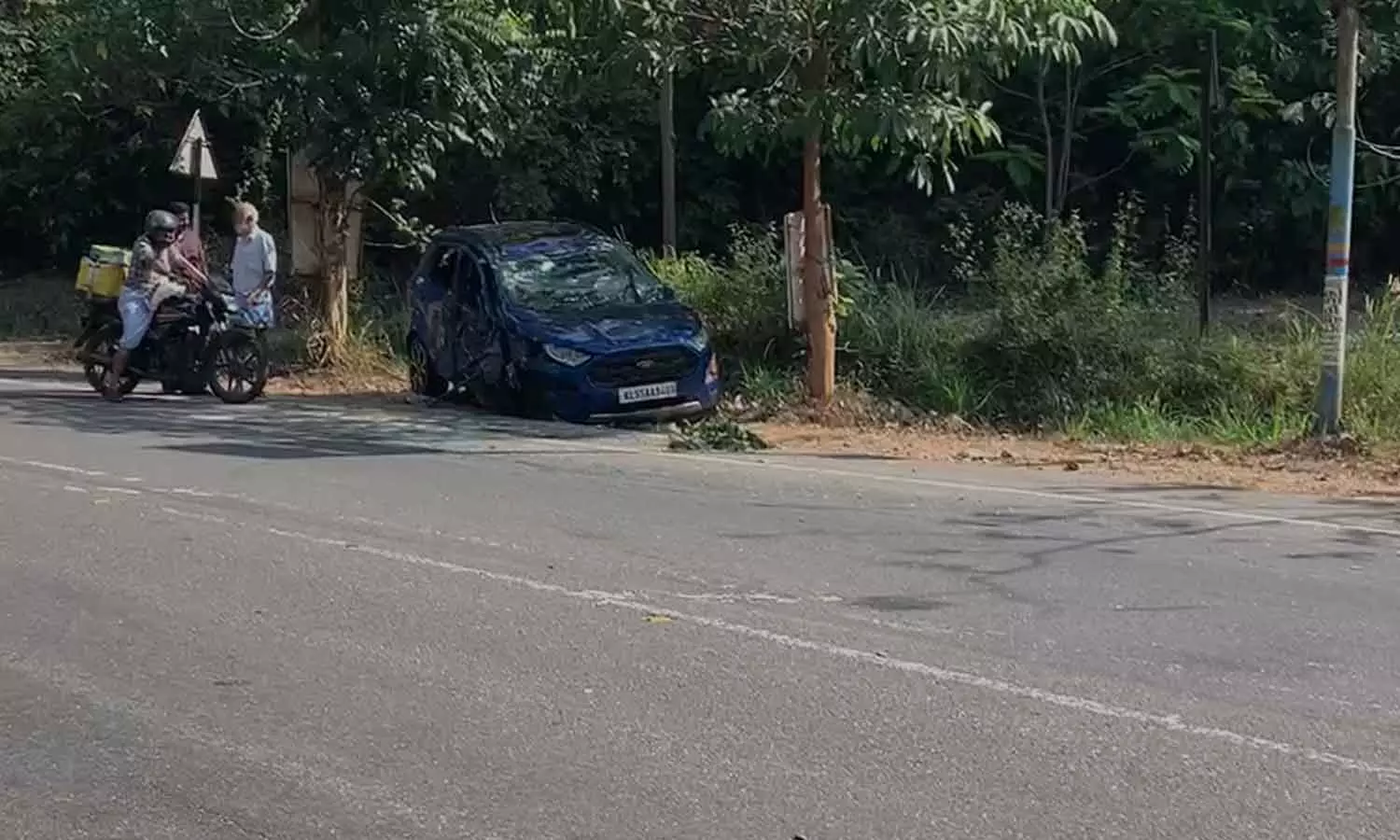 Kochi MC Road accident