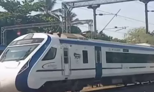 ആലുവയില്‍ വന്ദേഭാരതിൽ വാതക ചോർച്ച