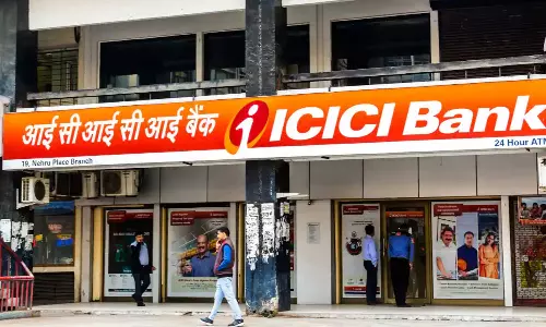 ഐസിഐസിഐ ബാങ്കില്‍ വൻ തട്ടിപ്പ്; നിക്ഷേപകയുടെ 13.5 കോടി രൂപ മാനേജർ തട്ടിയെടുത്തെന്ന് പരാതി