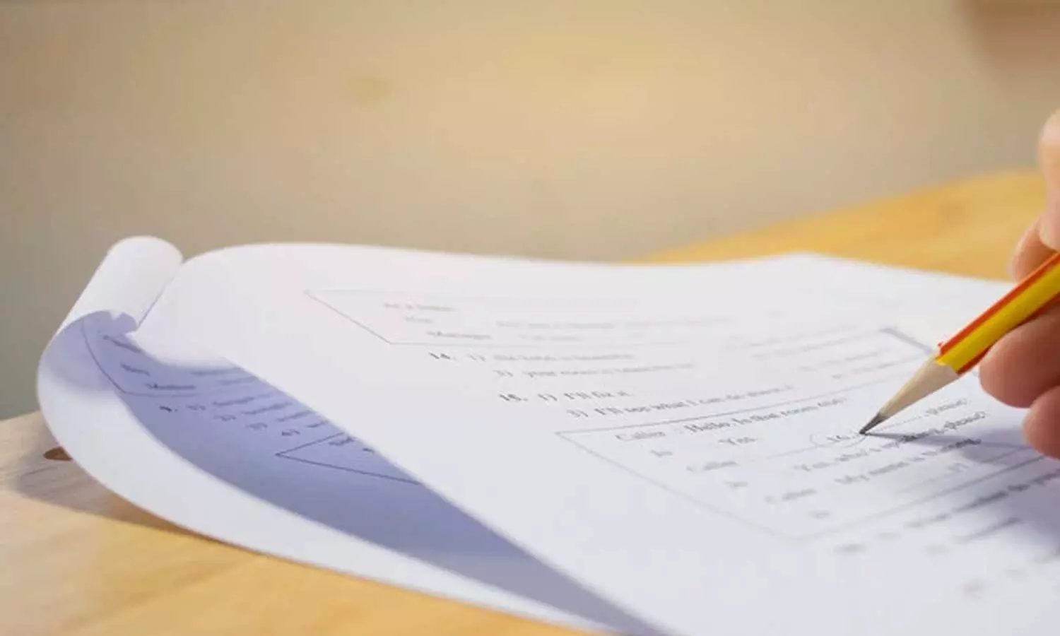 യുപിയിൽ വീണ്ടും ചോദ്യപേപ്പർ ചോർച്ച