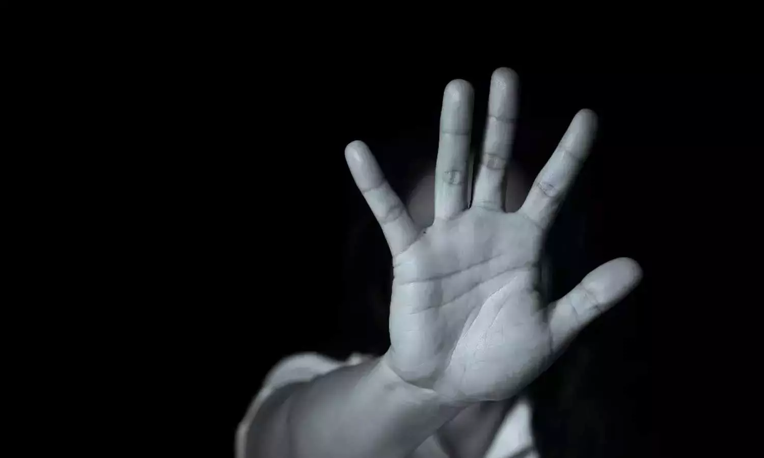 യു.പിയിൽ കൂട്ടബലാത്സംഗത്തിന് ഇരയായ പ്രായപൂർത്തിയാകാത്ത 2 പെൺകുട്ടികൾ മരിച്ച നിലയിൽ; 3 പേർ പിടിയിൽ യു.പിയിൽ കൂട്ടബലാത്സംഗത്തിന് ഇരയായ പ്രായപൂർത്തിയാകാത്ത 2 പെൺകുട്ടികൾ മരിച്ച നിലയിൽ; 3 പേർ പിടിയിൽ