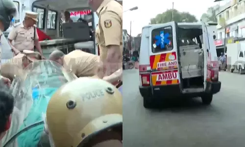 സമരപ്പന്തൽ തകര്‍ത്തു, മൃതദേഹം പിടിച്ചെടുത്ത് പൊലീസ്; ആശുപത്രിയിലേക്ക് മാറ്റി