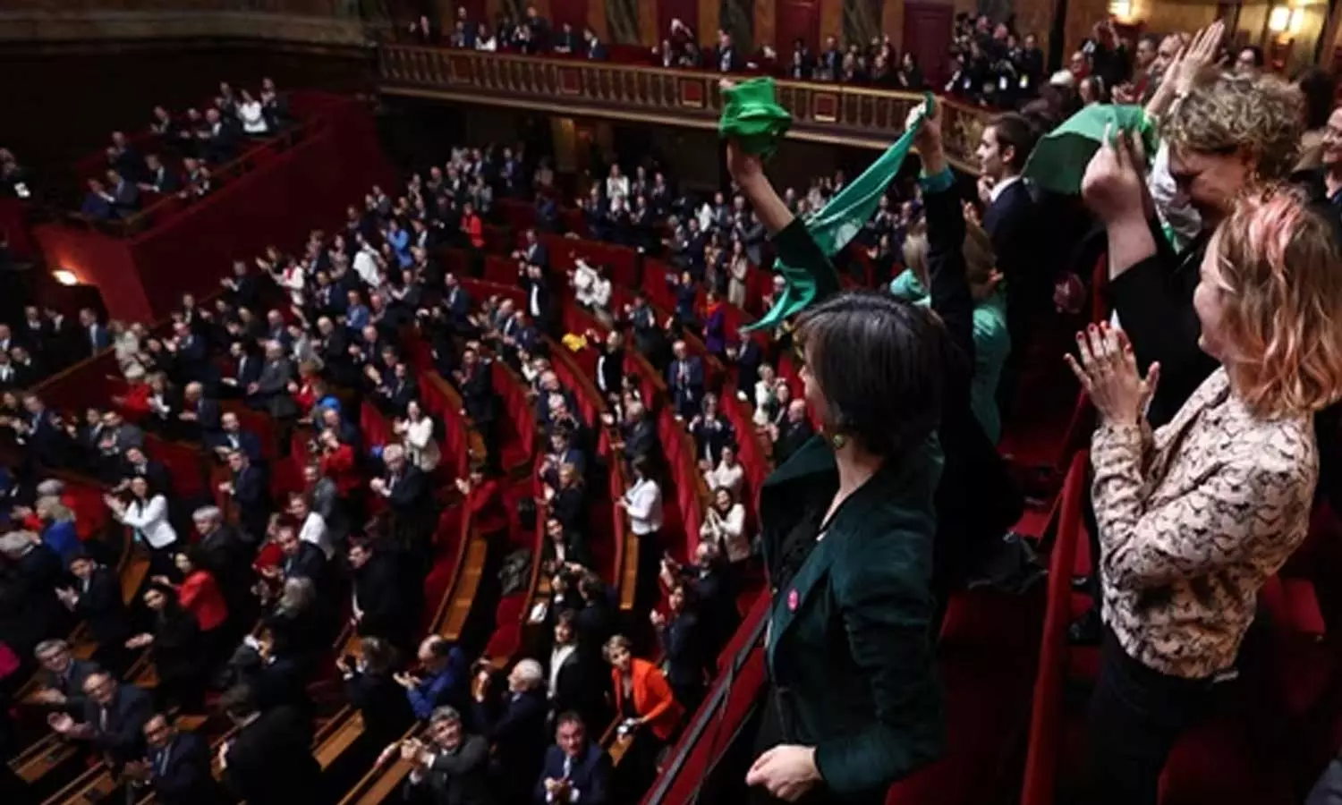 ഗര്‍ഭഛിദ്രം ഭരണഘടന അവകാശമാക്കുന്ന ലോകത്തെ ആദ്യ രാജ്യമായി ഫ്രാന്‍സ്