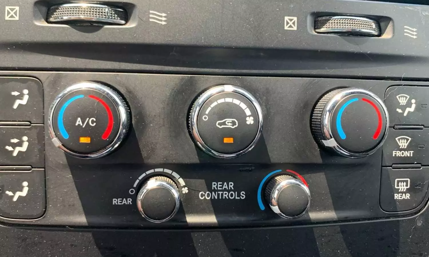 ‘വാഹനത്തിലെ ടച്ച് സ്ക്രീനിന്റെ അമിത ഉപയോഗം അപകടത്തിന് കാരണമാകും’; ഫിസിക്കൽ ബട്ടണുകളിലേക്ക് മാറാൻ നിർദേശിച്ച് യൂറോ എൻകാപ്