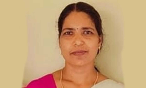 തിരുവനന്തപുരം ചേങ്കോട്ടുകോണത്ത് യുവാവ് പെട്രോളൊഴിച്ച് കത്തിച്ച യുവതി മരിച്ചു