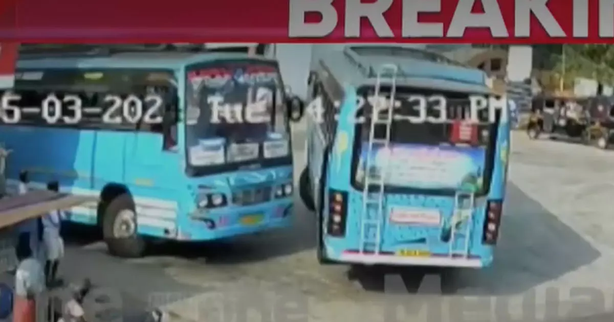 Bus employees clash at Mavoor bus stand