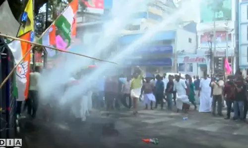 Opposition youth organizations protested in Thiruvananthapuram demanding a CBI investigation into the death of veterinary university student Siddharth.