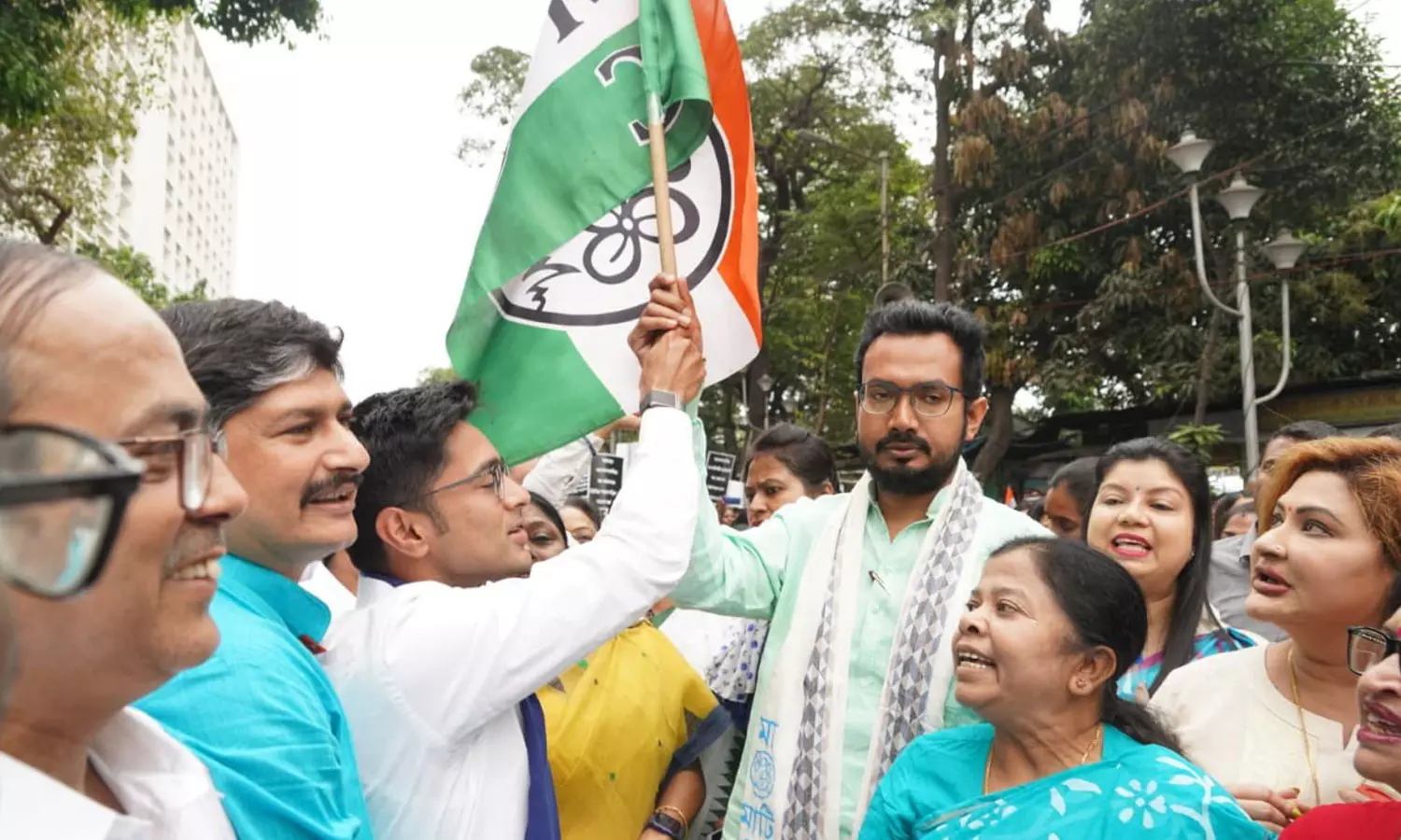 ബി.ജെ.പിക്ക് തിരിച്ചടി; ബംഗാളിൽ പാർട്ടി എം.എൽ.എ തൃണമൂലിൽ ചേർന്നു