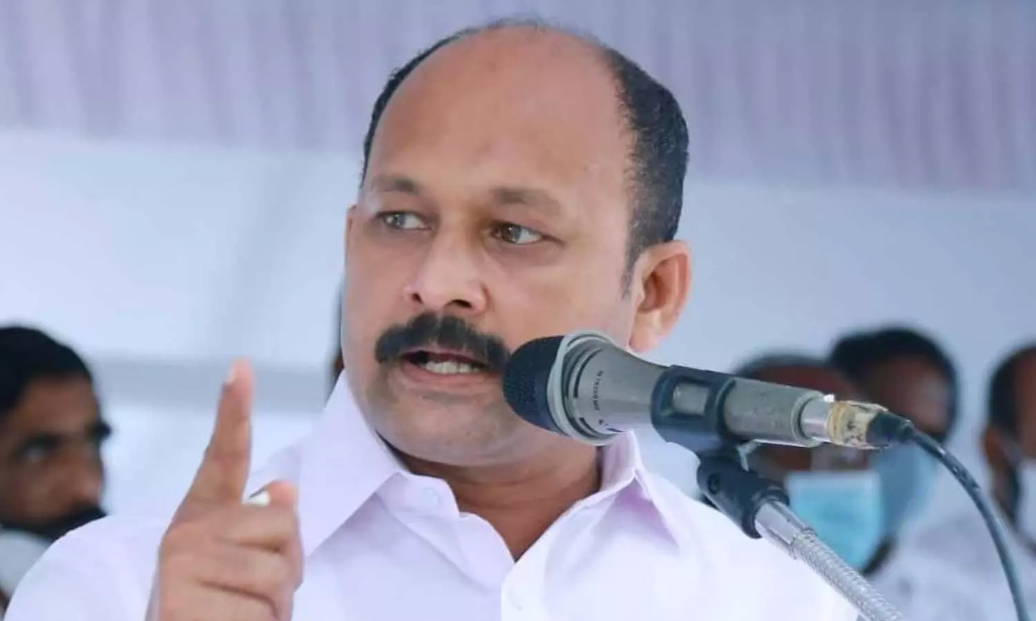 കള്ളക്കേസെടുത്ത് പീഡിപ്പിക്കുന്നു; പൊലീസിനെതിരെ മുഹമ്മദ് ഷിയാസ് വീണ്ടും ഹൈക്കോടതിയിൽ കള്ളക്കേസെടുത്ത് പീഡിപ്പിക്കുന്നു; പൊലീസിനെതിരെ മുഹമ്മദ് ഷിയാസ് വീണ്ടും ഹൈക്കോടതിയിൽ