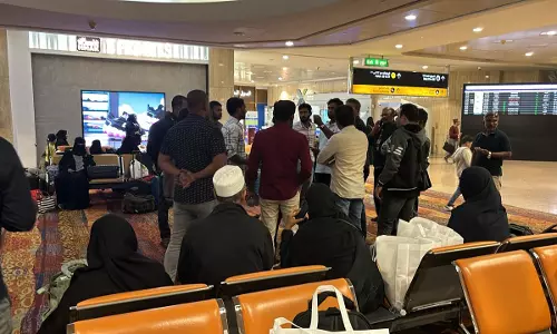 ദമ്മാം മാംഗ്ലൂർ എയർഇന്ത്യ എക്സ്പ്രസ് വിമാനം അനിശ്ചിതമായി വൈകുന്നു ദമ്മാം മാംഗ്ലൂർ എയർഇന്ത്യ എക്സ്പ്രസ് വിമാനം അനിശ്ചിതമായി വൈകുന്നു