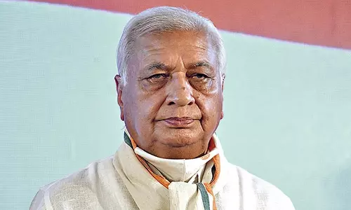 ഗവർണറുടെ അച്ചടക്ക നടപടിക്കെതിരെ നിയമസാധ്യതകൾ തേടി വി.സിമാർ; ഹൈക്കോടതിയെ സമീപിച്ചേക്കും