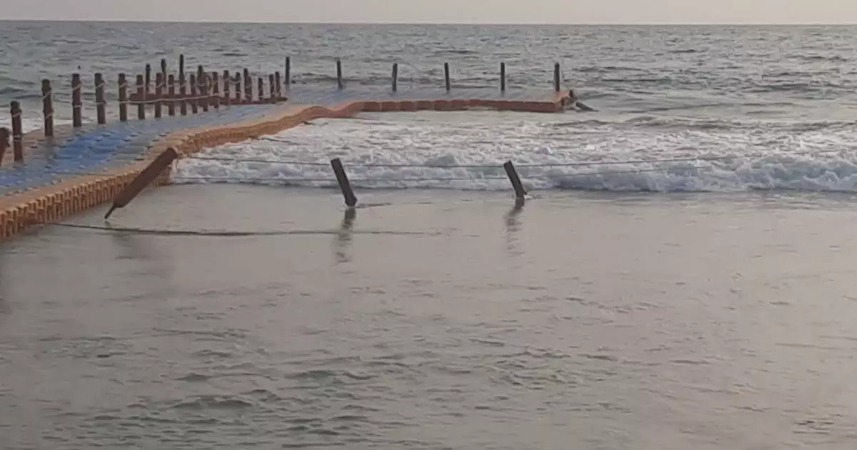 Floating bridge collapses at Varkala; 15 people in hospital