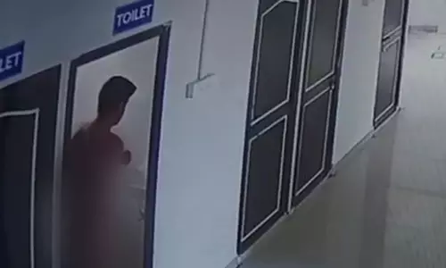 A doctor walks naked in a government hospital in Maharashtra