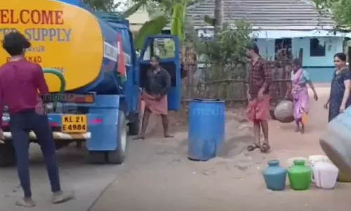 The young man brought drinking water to more than 60 families in protest against the shortage of drinking water The young man brought drinking water to more than 60 families in protest against the shortage of drinking water