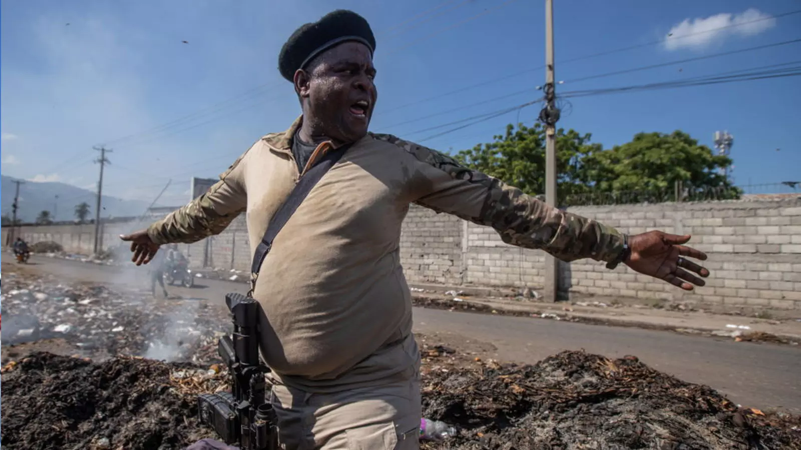 ഹെയ്തിയിൽ ഭീതിവിതച്ച് മനുഷ്യരെ പച്ചയ്ക്കു ചുട്ടുതിന്നുന്ന നരഭോജി സംഘം ഹെയ്തിയിൽ ഭീതിവിതച്ച് മനുഷ്യരെ പച്ചയ്ക്കു ചുട്ടുതിന്നുന്ന നരഭോജി സംഘം