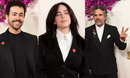 ഓസ്‌കര്‍ വേദിയില്‍ ഫലസ്തീന്‍ ഐക്യദാര്‍ഢ്യം; ബില്ലി ഐലിഷ്, റാമി യൂസഫ്,മാര്‍ക്ക് റുഫല്ലോ എന്നിവരെത്തിയത് ചുവന്ന പിന്‍ ധരിച്ച്