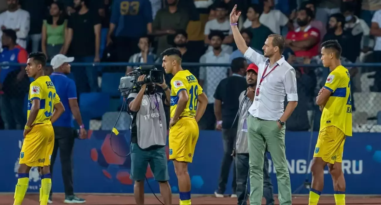 ബ്ലാസ്റ്റേഴ്സിന് വീണ്ടും തിരിച്ചടി;സ്വിറ്റ്സർലാൻഡ് കായിക കോടതിയിൽ നൽകിയ അപ്പീൽ തള്ളി, പിഴ രണ്ടാഴ്ചക്കകം നൽകണം ബ്ലാസ്റ്റേഴ്സിന് വീണ്ടും തിരിച്ചടി;സ്വിറ്റ്സർലാൻഡ് കായിക കോടതിയിൽ നൽകിയ അപ്പീൽ തള്ളി, പിഴ രണ്ടാഴ്ചക്കകം നൽകണം