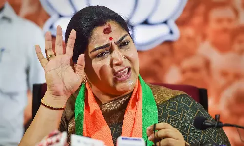 വനിതാശാക്തീകരണ പദ്ധതിയെ പിച്ചയെന്ന് വിശേഷിപ്പിച്ചു  ഖുശ്ബുവിനെതിരെ തമിഴ്‌നാട്ടിൽ വൻ പ്രതിഷേധം