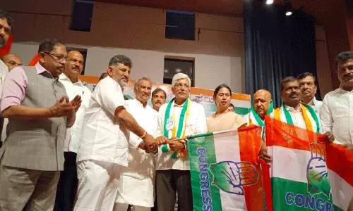 bjp former leaders joins congress at karnataka