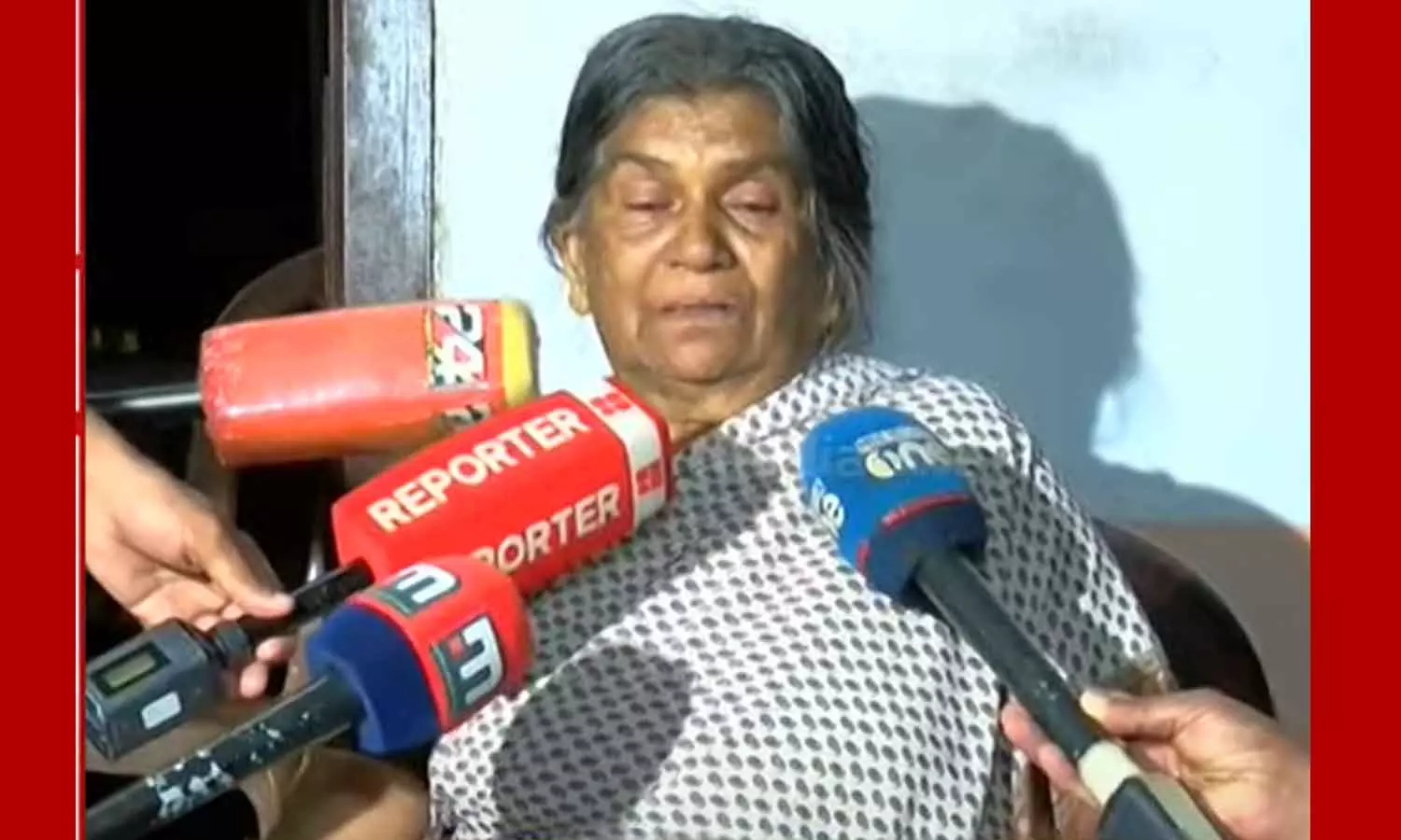 കലോത്സവത്തിലെ കോഴ ആരോപണം: മകനെ കുടുക്കിയതെന്ന് വിധികർത്താവ് ഷാജിയുടെ മാതാവ് കലോത്സവത്തിലെ കോഴ ആരോപണം: മകനെ കുടുക്കിയതെന്ന് വിധികർത്താവ് ഷാജിയുടെ മാതാവ്