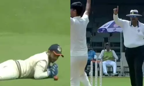 ക്യാച്ച് നഷ്ടപ്പെടുത്തി വിക്കറ്റ് കീപ്പർ; എന്നിട്ടും ഔട്ട് വിളിച്ച് അമ്പയർ- വീഡിയോ