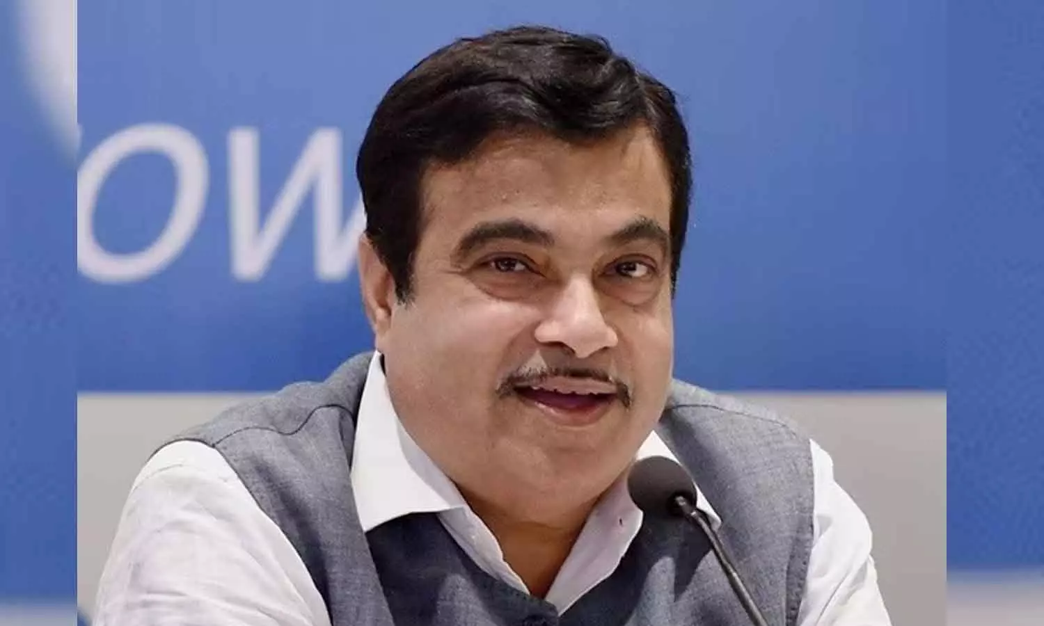 Gadkari rejects BJP MPs statement of changing the constitution Gadkari rejects BJP MPs statement of changing the constitution