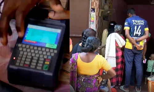 റേഷന്‍ കാര്‍ഡ് മസ്റ്ററിങില്‍ ധൃതിവേണ്ടെന്ന് സംസ്ഥാന സര്‍ക്കാര്‍; പ്രശ്‌നം കേന്ദ്ര സര്‍ക്കാരിനെ അറിയിച്ചു