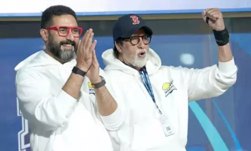 Amitab Batchen & Abhishek Batchen_Indian film actors