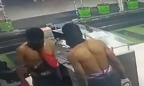 Notorious Sheddy gang stole eight lakhs from Hyderabad world one school