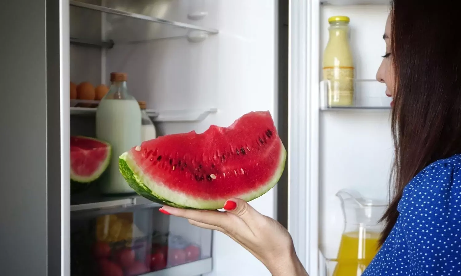 Watermelons,WatermelonStored In Fridge,Watermelon health,Foods Should Not Refrigerate,nutrition quotient,തണ്ണിമത്തന്,തണ്ണിമത്തന് ഫ്രിഡ്ജില് സൂക്ഷിക്കാമോ,തണ്ണിമത്തനും വേനല്കാലവും Watermelons,WatermelonStored In Fridge,Watermelon health,Foods Should Not Refrigerate,nutrition quotient,തണ്ണിമത്തന്,തണ്ണിമത്തന് ഫ്രിഡ്ജില് സൂക്ഷിക്കാമോ,തണ്ണിമത്തനും വേനല്കാലവും
