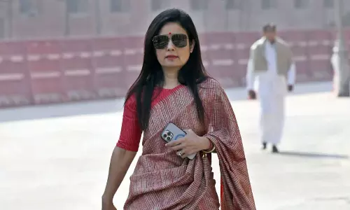 CBI raids Mahua Moitras residence in cash for query case