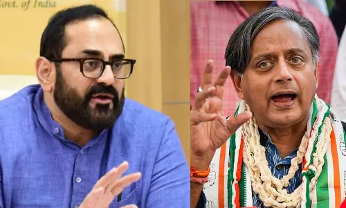 തിരുവനന്തപുരത്ത് പുലിമുട്ട് വാഗ്ദാനം ചെയ്ത് രാജീവ് ചന്ദ്രശേഖർ; രൂക്ഷ വിമർശനവുമായി ശശി തരൂർ തിരുവനന്തപുരത്ത് പുലിമുട്ട് വാഗ്ദാനം ചെയ്ത് രാജീവ് ചന്ദ്രശേഖർ; രൂക്ഷ വിമർശനവുമായി ശശി തരൂർ