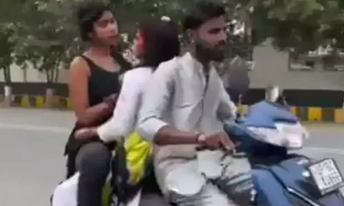സ്‌കൂട്ടറിലിരുന്ന് ഹോളി വിഡിയോ; 33,000 രൂപ പിഴ ചുമത്തി പൊലീസ്
