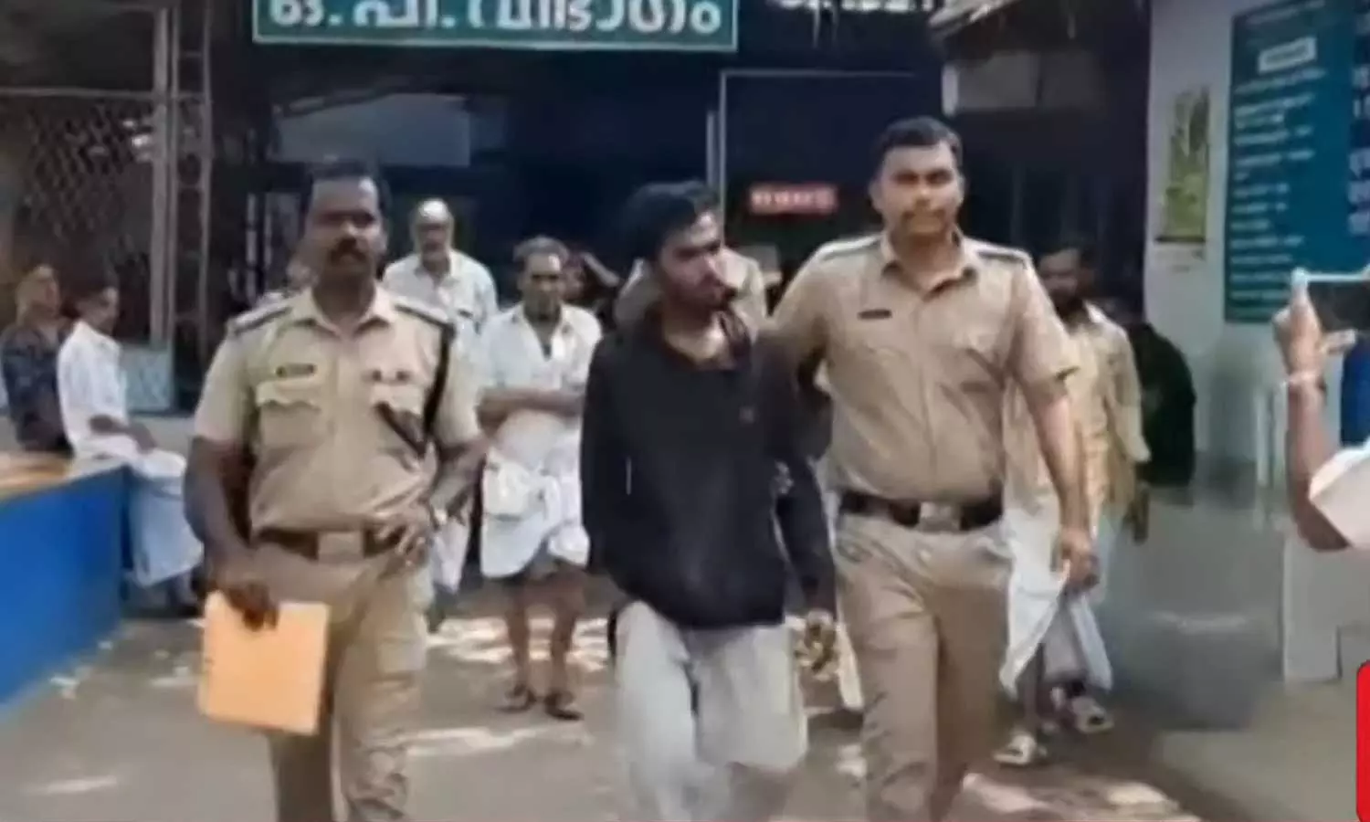 ഭാര്യയെയും ഫായിസ് ക്രൂരമായി മര്‍ദിച്ചു, പൊലീസ് ഇടപെട്ടില്ല; കാളികാവില്‍ രണ്ടര വയസുകാരിയുടെ കൊലപാതകത്തില്‍ കൂടുതല്‍ വെളിപ്പെടുത്തല്‍